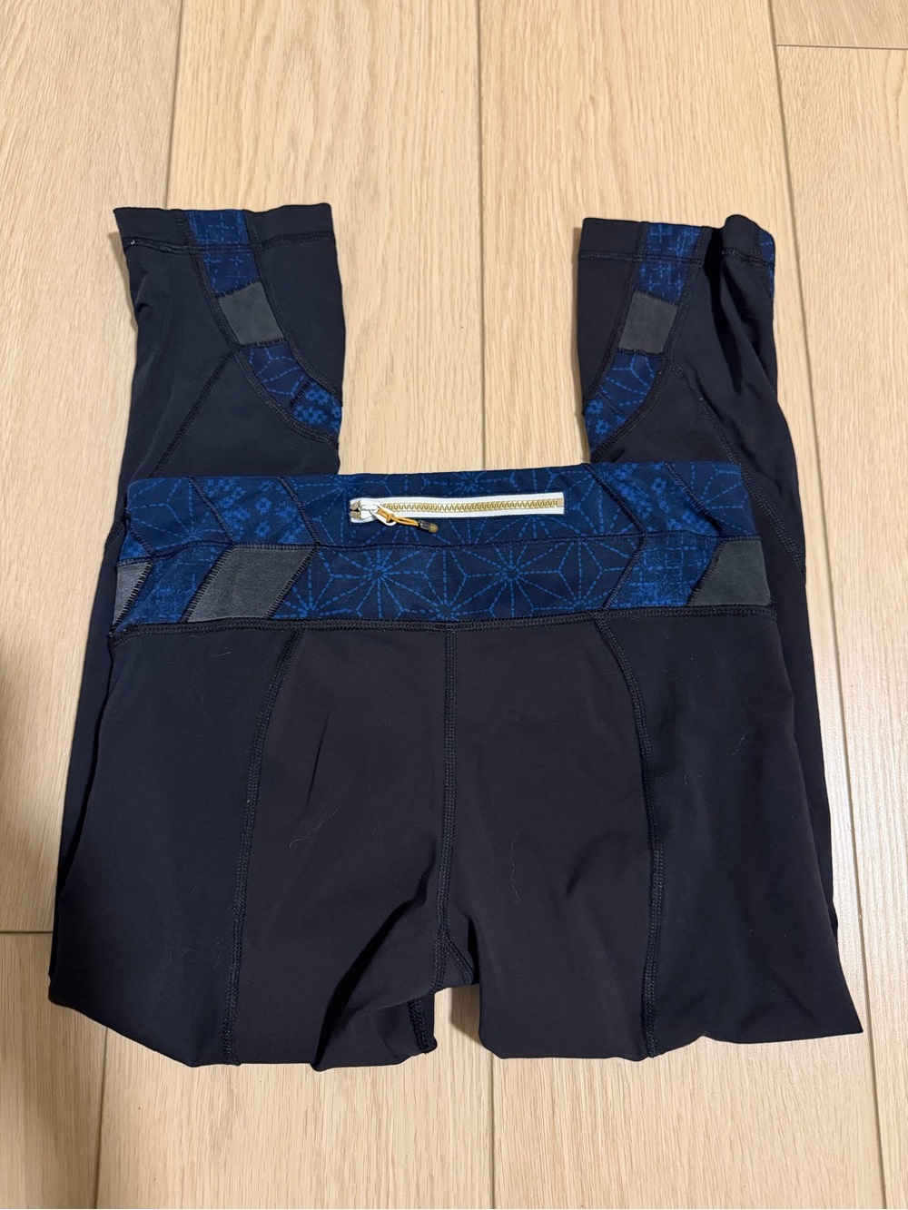 lululemon athletica y2k Black Leggings with Blue Pattern and Gold Zipper